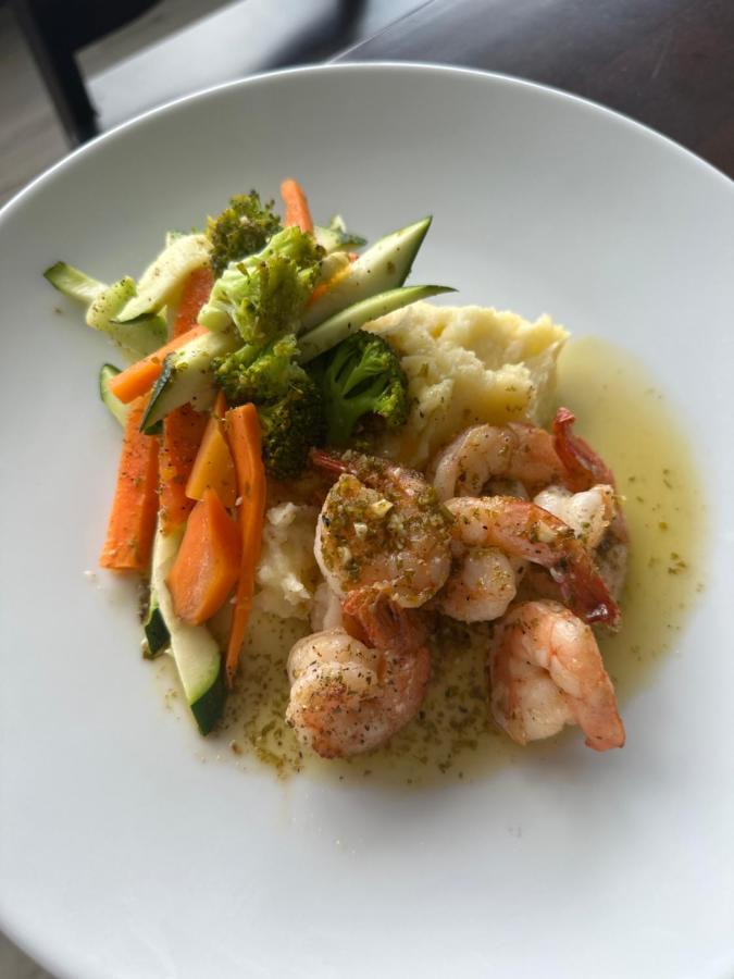 Ocean View Hotel And Restaurant Gravel Bay Экстерьер фото