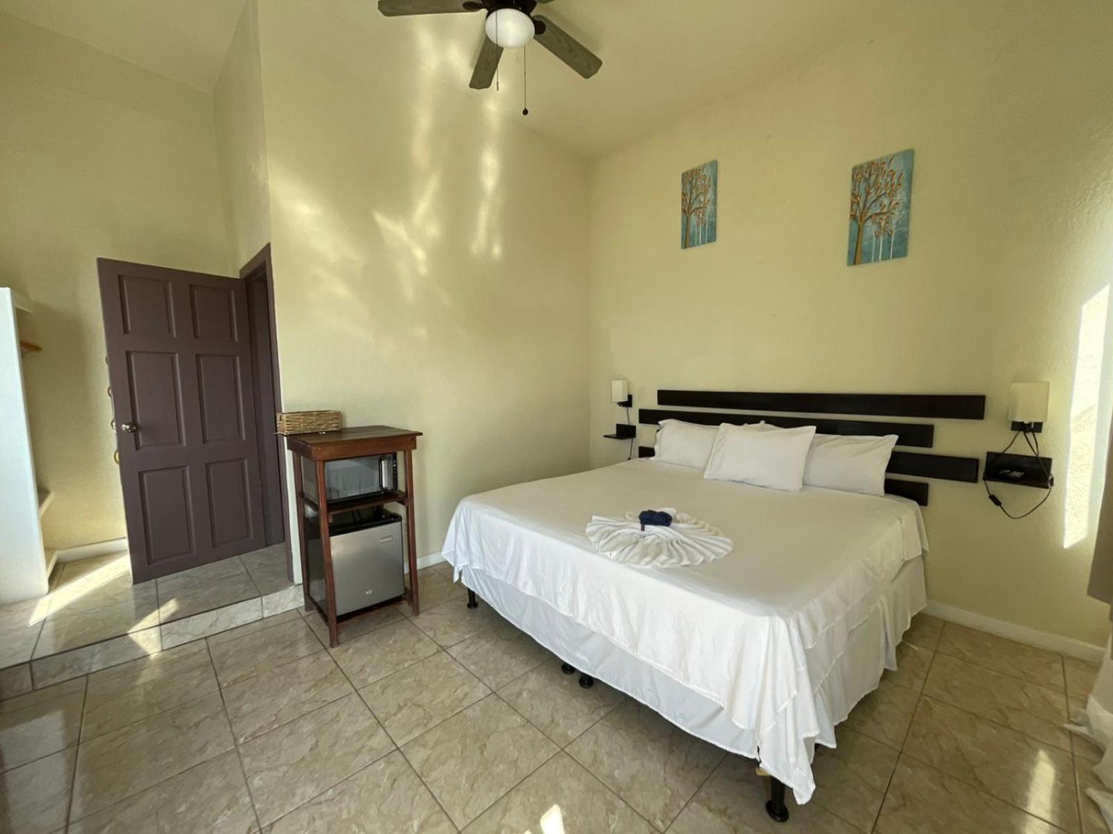 Ocean View Hotel And Restaurant Gravel Bay Экстерьер фото